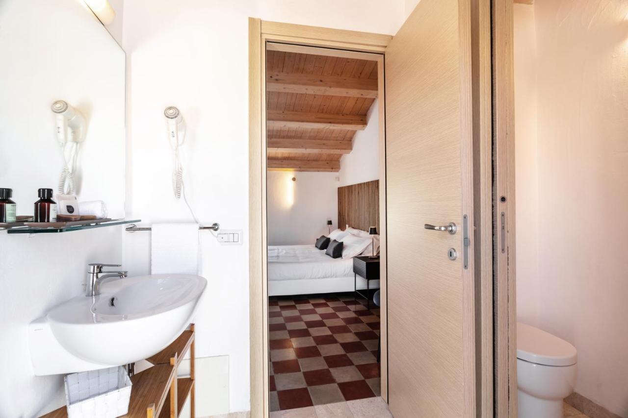 Reef Suites Olbia Bagian luar foto